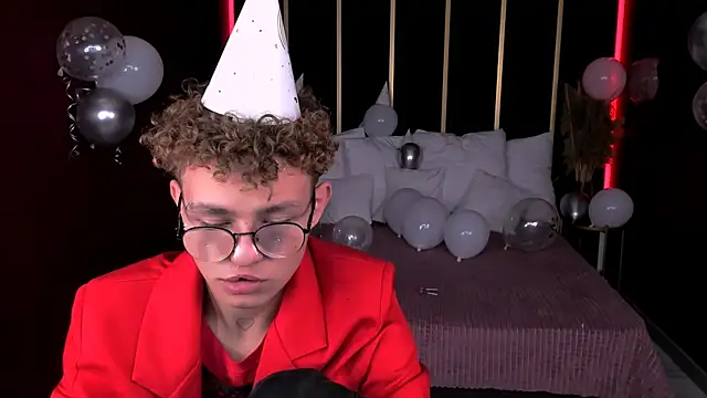 Snapshot of NathanCurl chatting on 21, 10, 2025 NathanCurl online show from 21, 10, 2025