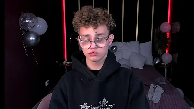 Snapshot of NathanCurl chatting on 21, 10, 2025 NathanCurl online show from 21, 10, 2025