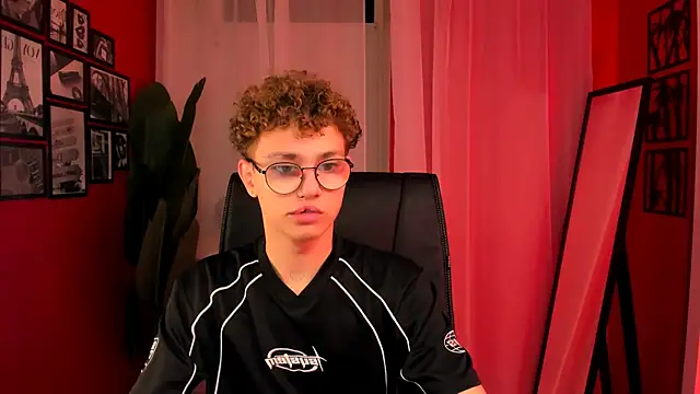 Snapshot of NathanCurl chatting on 7, 11, 2025 NathanCurl online show from 7, 11, 2025