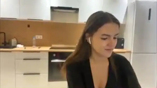 Snapshot of FavorLeila chatting on 27, 10, 2025 FavorLeila online show from 27, 10, 2025