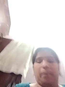 Snapshot of aliya-jaan71 chatting on 27, 10, 2025 aliya-jaan71 online show from 27, 10, 2025