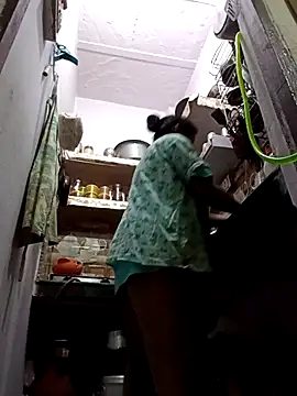 Snapshot of aliya-jaan71 chatting on 16, 11, 2025 aliya-jaan71 online show from 16, 11, 2025