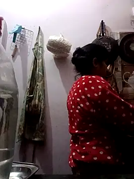 Snapshot of aliya-jaan71 chatting on 16, 12, 2025 aliya-jaan71 online show from 16, 12, 2025