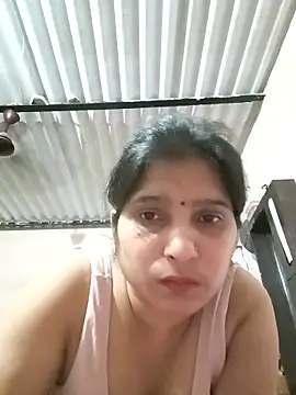 Snapshot of aliya-jaan71 chatting on 7, 5, 2026 aliya-jaan71 online show from 7, 5, 2026