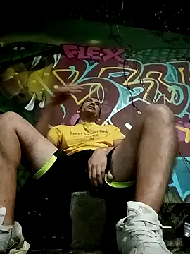 Snapshot of zamir_adam chatting on 21, 9, 2025 zamir adam online show from 21, 9, 2025