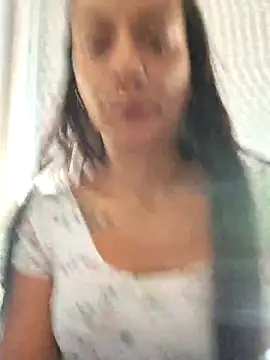 Snapshot of Lauraxxsteen chatting on 15, 9, 2025 Lauraxxsteen online show from 15, 9, 2025