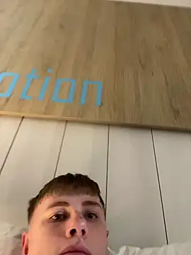 Sammyboy2211 online show from 3, 10, 2025