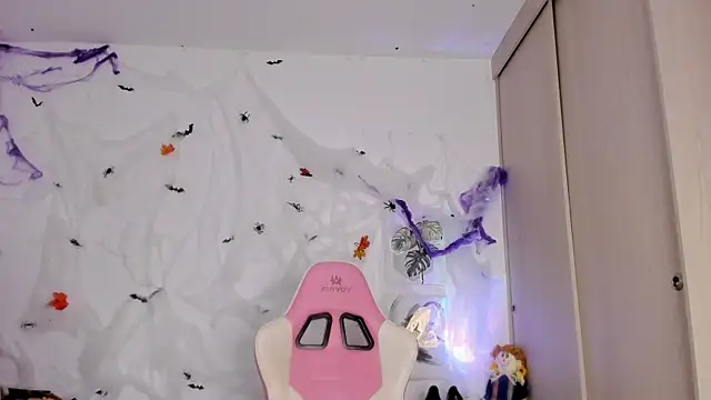 Snapshot of Susy_spark chatting on 4, 11, 2025 Susy spark online show from 4, 11, 2025