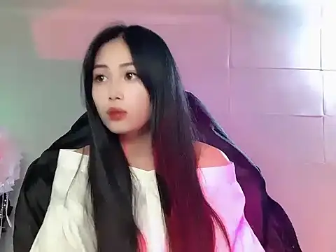 Snapshot of Lyly4757 chatting on 18, 12, 2025 Lyly4757 online show from 18, 12, 2025