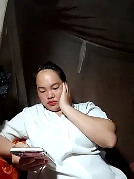 Snapshot of emilyzz chatting on 5, 4, 2026 emilyzz online show from 5, 4, 2026