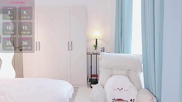 Snapshot of schoolgirl-nurse chatting on 14, 12, 2025 schoolgirl-nurse online show from 14, 12, 2025