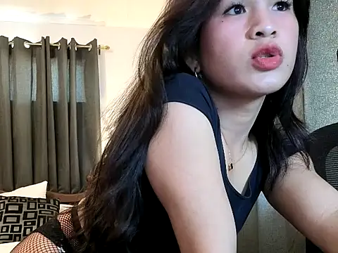 ZoeyJohnson online show from 7, 10, 2025