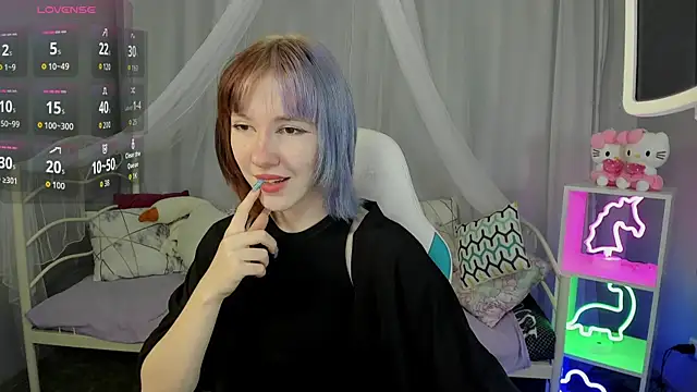 Snapshot of JessieRich chatting on 11, 10, 2025 JessieRich online show from 11, 10, 2025