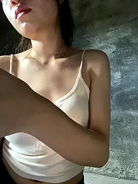 Snapshot of Bella_sexy98 chatting on 12, 11, 2025 Bella sexy98 online show from 12, 11, 2025