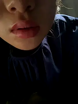 Snapshot of Bella_sexy98 chatting on 13, 11, 2025 Bella sexy98 online show from 13, 11, 2025