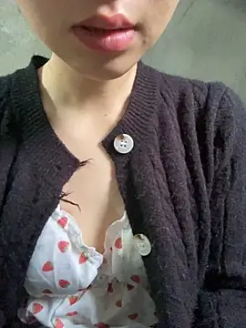 Snapshot of Bella_sexy98 chatting on 19, 11, 2025 Bella sexy98 online show from 19, 11, 2025