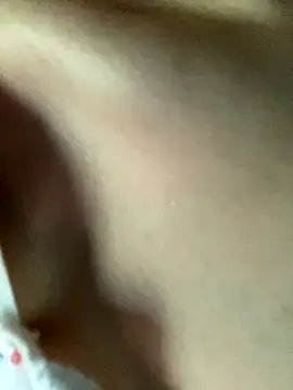 Snapshot of Bella_sexy98 chatting on 25, 11, 2025 Bella sexy98 online show from 25, 11, 2025