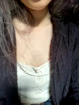 Snapshot of Bella_sexy98 chatting on 15, 12, 2025 Bella sexy98 online show from 15, 12, 2025