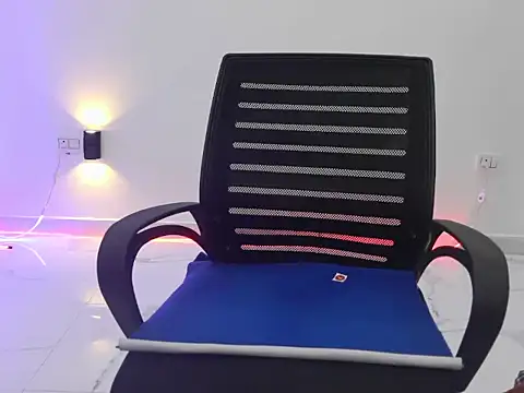 Snapshot of _Ameera_ chatting on 28, 10, 2025 Ameera online show from 28, 10, 2025