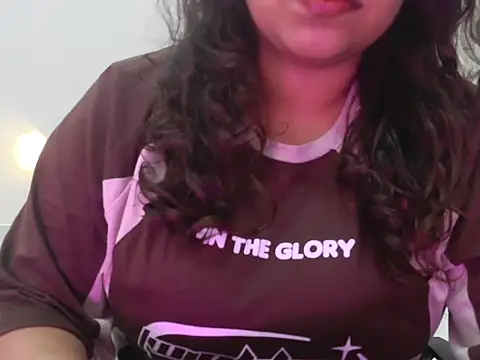 Snapshot of _Ameera_ chatting on 6, 11, 2025 Ameera online show from 6, 11, 2025