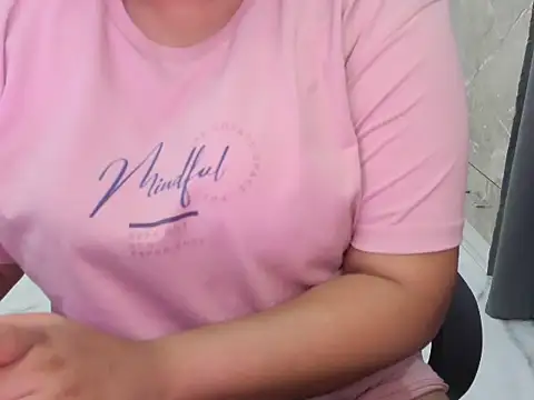 Snapshot of _Ameera_ chatting on 7, 11, 2025 Ameera online show from 7, 11, 2025