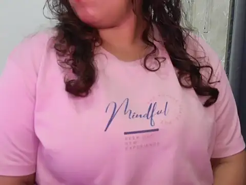 Snapshot of _Ameera_ chatting on 8, 11, 2025 Ameera online show from 8, 11, 2025