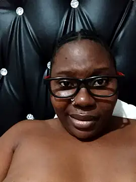 Snapshot of Darkchokola33 chatting on 28, 9, 2025 Darkchokola33 online show from 28, 9, 2025