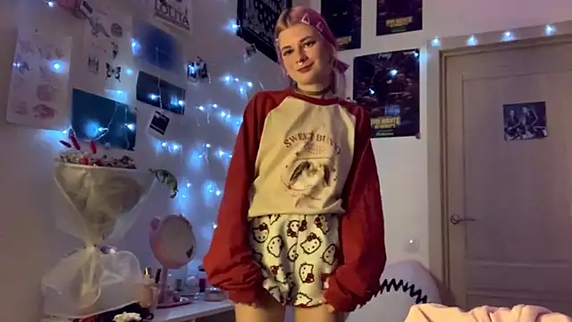 Snapshot of PinkVampire chatting on 29, 9, 2025 PinkVampire online show from 29, 9, 2025