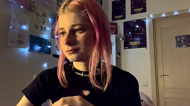 Snapshot of PinkVampire chatting on 5, 10, 2025 PinkVampire online show from 5, 10, 2025