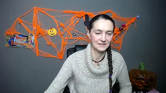 Snapshot of TayaFinch chatting on 4, 11, 2025 TayaFinch online show from 4, 11, 2025