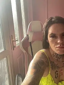 Snapshot of DIRTY_PAISLEY_X chatting on 29, 10, 2025 DIRTY PAISLEY X online show from 29, 10, 2025