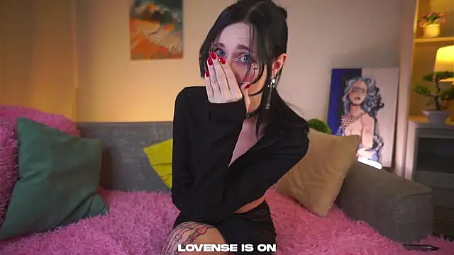 Snapshot of DarcyAspacio chatting on 16, 11, 2025 DarcyAspacio online show from 16, 11, 2025