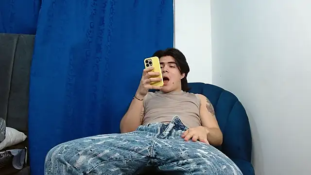 Snapshot of noah_voss chatting on 5, 10, 2025 noah voss online show from 5, 10, 2025