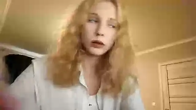 Snapshot of Fafa_Fluff chatting on 30, 9, 2025 Fafa Fluff online show from 30, 9, 2025