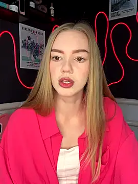 MilaMoone online show from 15, 10, 2025