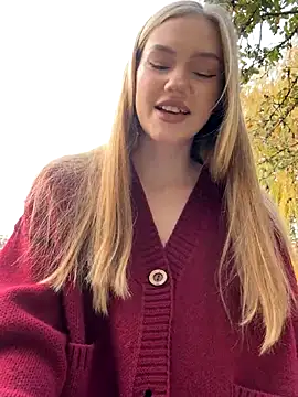 MilaMoone online show from 16, 11, 2025