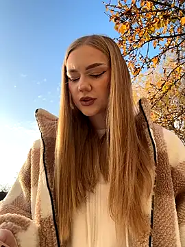 MilaMoone online show from 28, 11, 2025