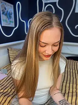 MilaMoone online show from 30, 5, 2026