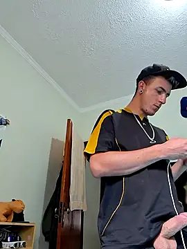 Snapshot of Bottz777 chatting on 31, 10, 2025 Bottz777 online show from 31, 10, 2025