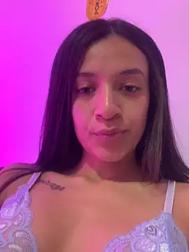 Snapshot of MiQeilaSweet chatting on 18, 9, 2025 MiQeilaSweet online show from 18, 9, 2025