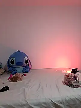 Snapshot of MiQeilaSweet chatting on 7, 11, 2025 MiQeilaSweet online show from 7, 11, 2025