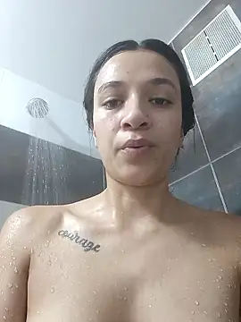 Snapshot of MiQeilaSweet chatting on 23, 11, 2025 MiQeilaSweet online show from 23, 11, 2025