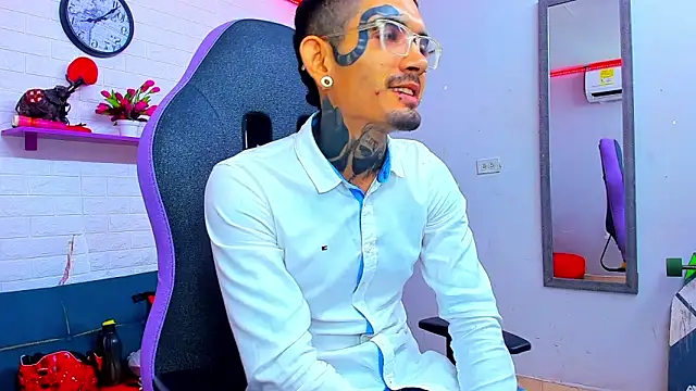 boy tatto777 online show from 25, 9, 2025