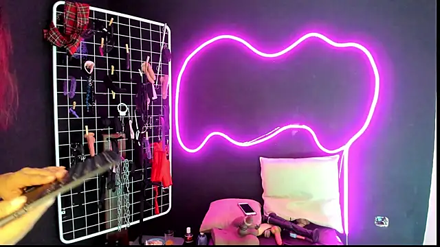 Snapshot of Mistress_Megan_BDSM chatting on 4, 11, 2025 Mistress Megan BDSM online show from 4, 11, 2025