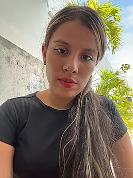 Snapshot of EMILIIA_RICHTER__ chatting on 8, 11, 2025 EMILIIA RICHTER online show from 8, 11, 2025