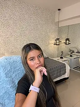 Snapshot of EMILIIA_RICHTER__ chatting on 21, 11, 2025 EMILIIA RICHTER online show from 21, 11, 2025