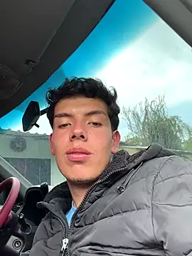 Snapshot of mattebret11 chatting on 16, 12, 2025 mattebret11 online show from 16, 12, 2025