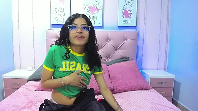 Snapshot of Issaa_Tyler chatting on 19, 10, 2025 Issaa Tyler online show from 19, 10, 2025