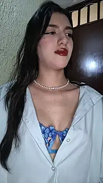 Snapshot of Emily-hottson chatting on 23, 12, 2025 Emily-hottson online show from 23, 12, 2025