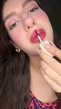 Snapshot of Emily-hottson chatting on 4, 2, 2026 Emily-hottson online show from 4, 2, 2026